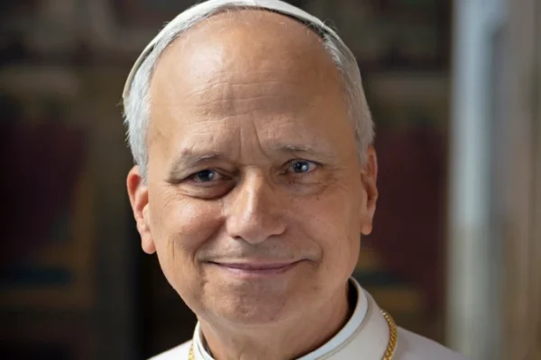 Papa León XIV llama a “deponer las armas” y rechaza el uso de Dios para justificar la guerra