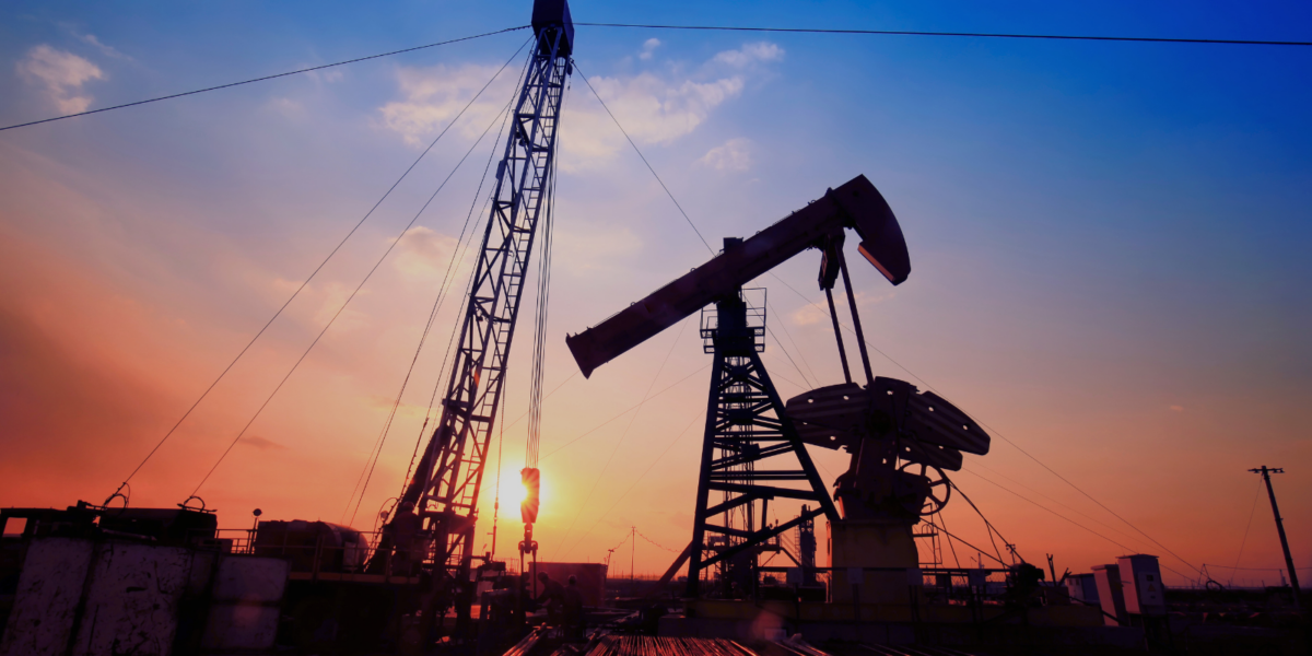 El precio del petróleo cae con fuerza tras tregua anunciada por Trump y el WTI baja de los US$100