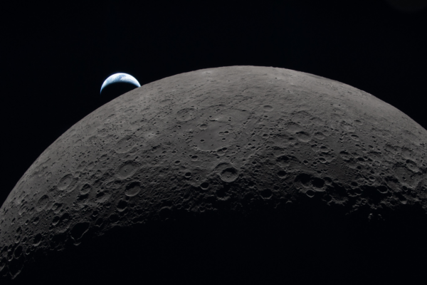 Artemis II inicia su regreso a la Tierra tras completar histórico sobrevuelo por la Luna