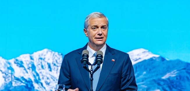 Kast envía al Congreso su megareforma económica con rebaja de impuestos y beneficios a la inversión