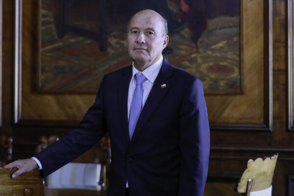 Quiroz aclara que no habrá recorte en alimentación escolar ni becas tras oficio de Hacienda