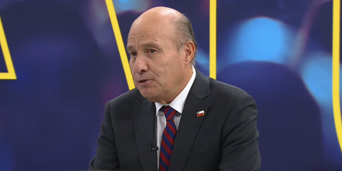 Quiroz pone en duda nueva alza de bencinas y defiende ajuste al Mepco