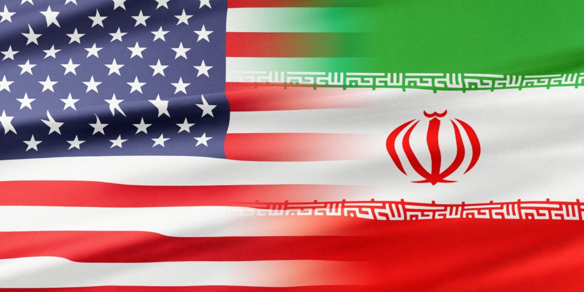 Estados Unidos bombardea objetivos militares en el sur de Irán mientras siguen negociaciones de paz