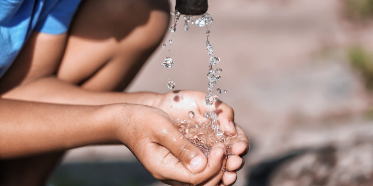 Contraloría detecta falencias en fiscalización del agua potable e incluye a sanitaria Melipilla Norte