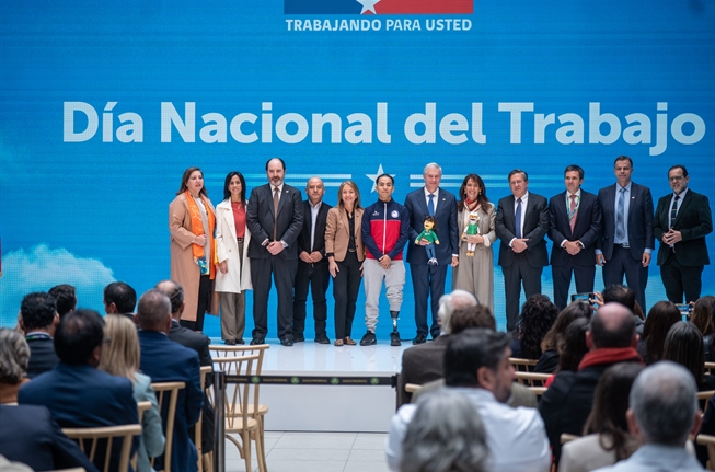 Kast advierte “emergencia laboral” por desempleo e informalidad en el Día del Trabajador