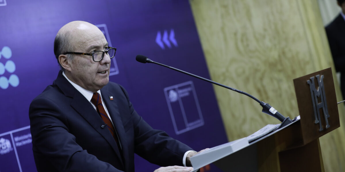 Hacienda ingresa proyecto que sube el salario mínimo en $7.546 y fija nueva alza por IPC para 2027