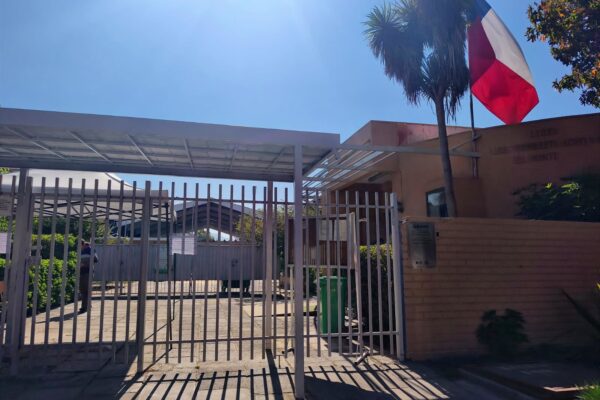 Funcionarios del Liceo Luis Humberto Acosta Gay paralizan actividades por hechos de violencia