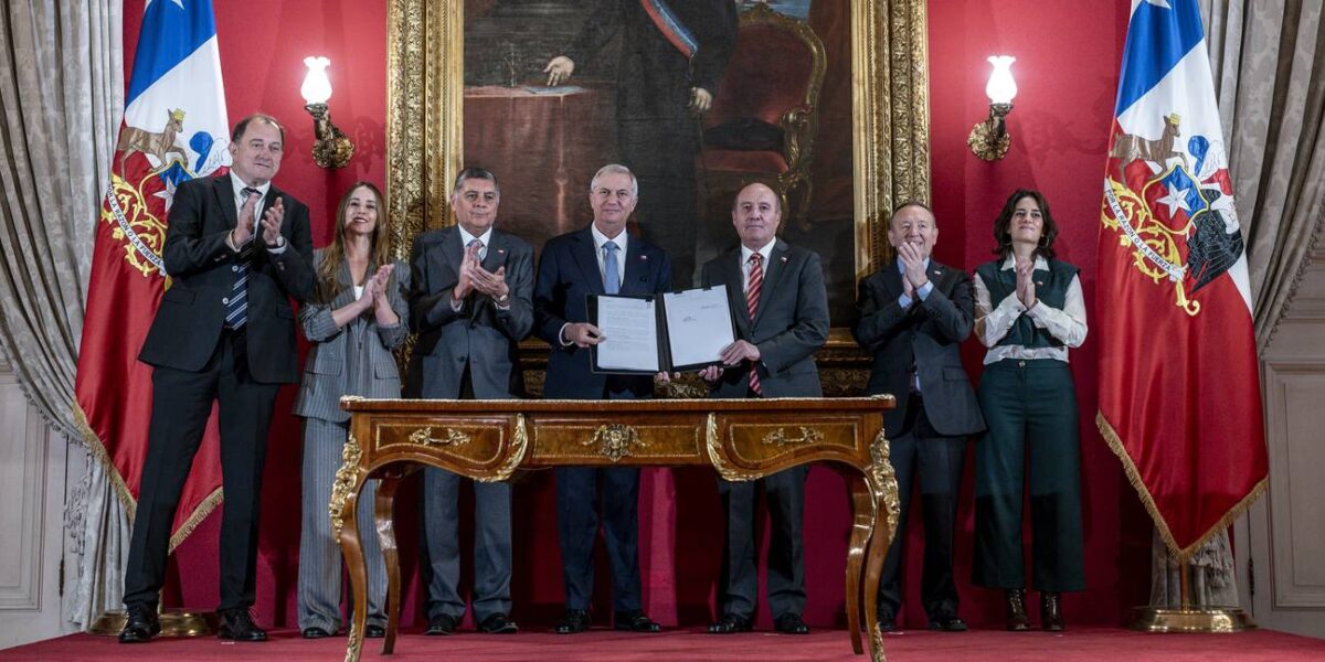 Gobierno activa plan para mantener cronograma del Plan de Reconstrucción ante indicaciones opositoras