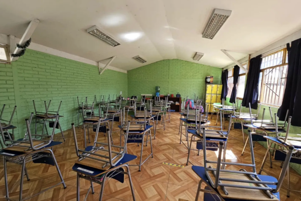 Liceo Luis Humberto Acosta de El Monte sigue sin fecha de retorno por fallas eléctricas