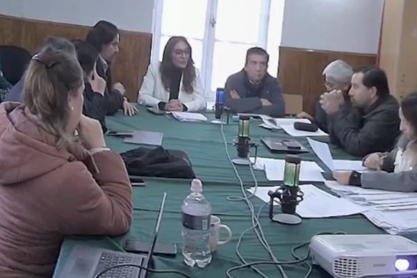 Concejo Municipal de El Monte aprueba remoción de Dante Aguirre como administrador municipal