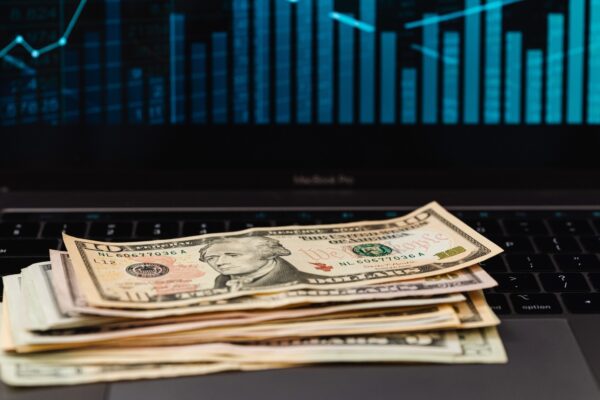 JP Morgan analiza salida de capitales desde Chile y apunta a una mayor necesidad de invertir en el extranjero