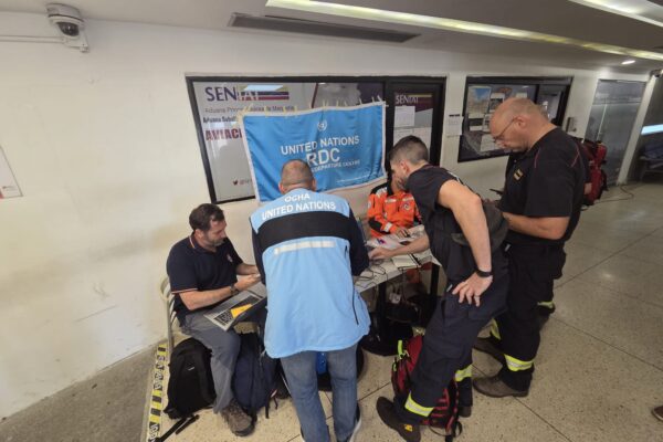 Venezuela supera las 72 horas críticas tras terremotos con más de 1.400 muertos y acceso restringido a La Guaira