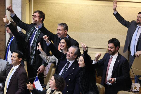 Cámara aprueba compensación a municipios y deja la megarreforma a una última votación en el Senado