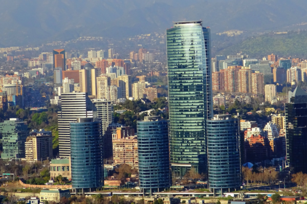 El dato que preocupa al Gobierno: economía chilena suma cinco meses en negativo y mira a junio como mes clave