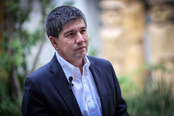 Tribunal rebaja cautelar de Manuel Monsalve a arresto domiciliario nocturno y Fiscalía evalúa apelar