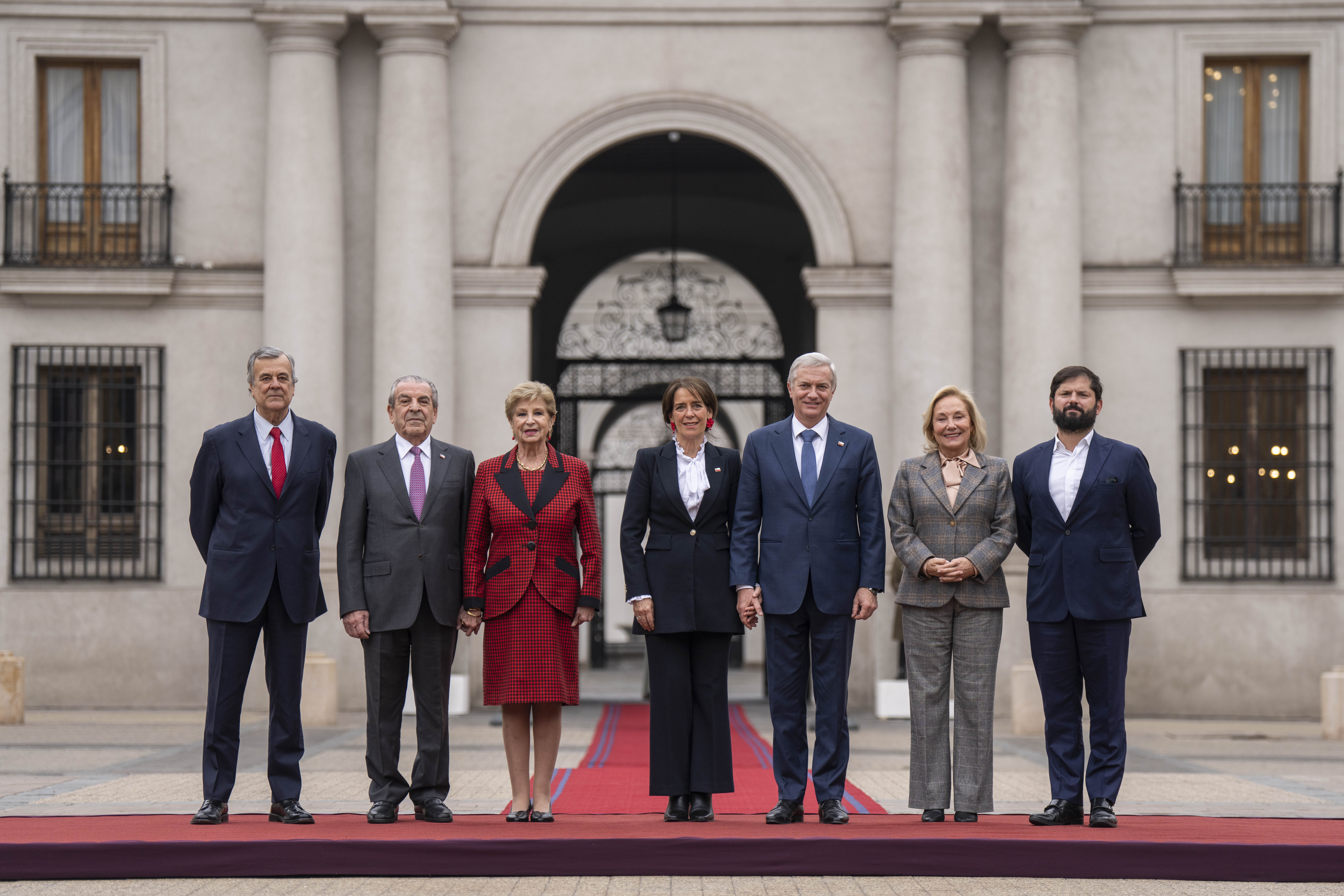 Chile conmemora 200 años de la Presidencia con ceremonia en La Moneda