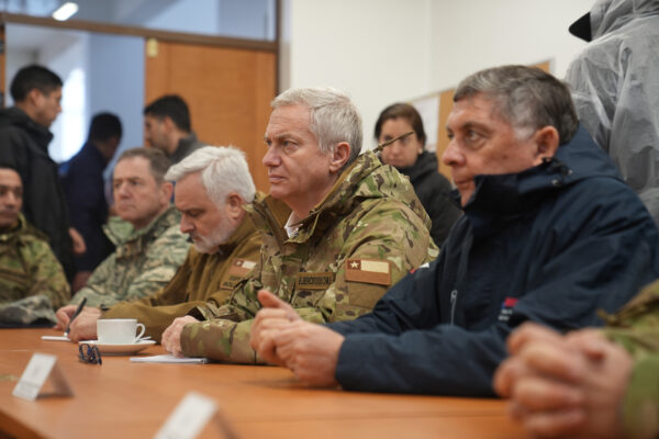Kast no descarta ampliar recursos para enfrentar la emergencia y defiende respuesta del Gobierno ante el sistema frontal