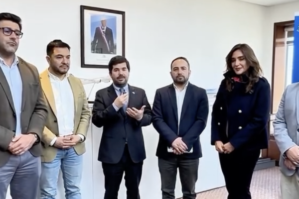 El Monte lleva defensa de sus buses gratuitos hasta Transportes junto a otros municipios rurales