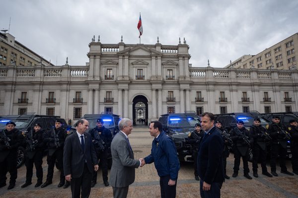 Kast entrega 26 vehículos a la PDI y refuerza su llamado a respaldar políticamente a las policías