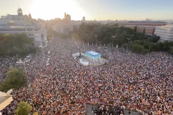 Ceuta sale a la calle: 50.000 personas protestan por la crisis migratoria mientras las movilizaciones se extienden por España