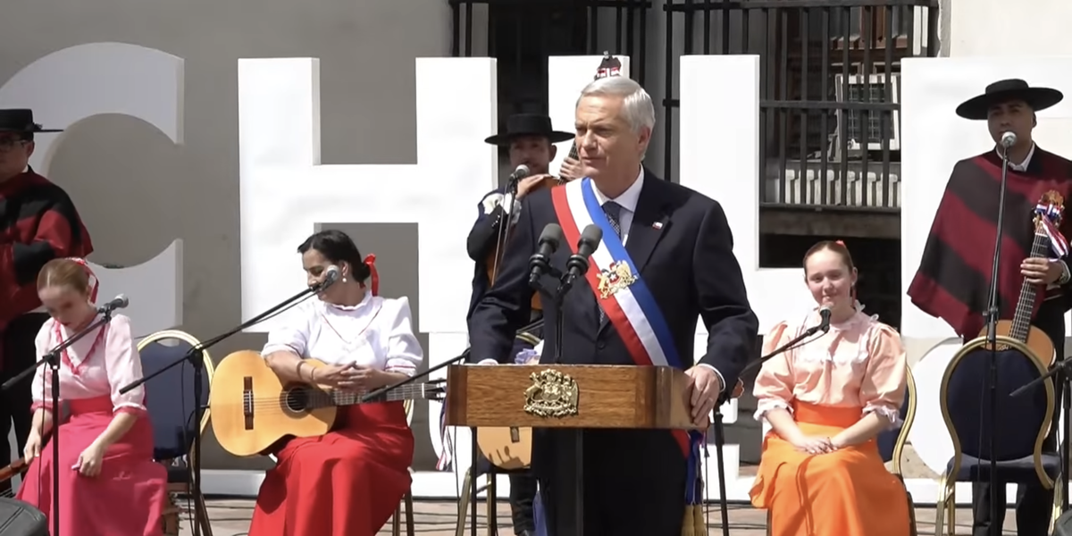 Primer esquinazo de Kast en La Moneda: Presidente pone el acento en unidad, patria y orgullo por Chile