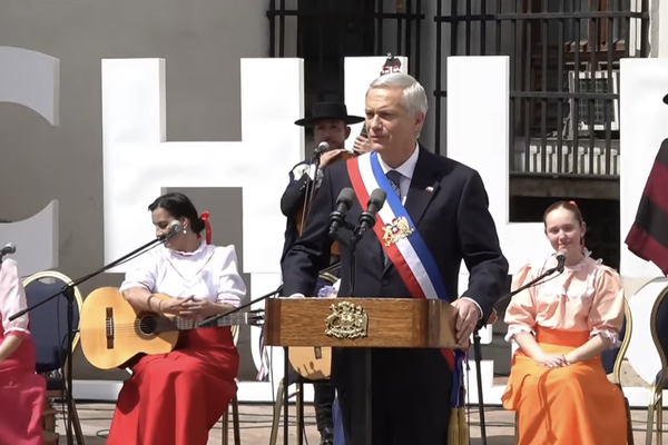 Primer esquinazo de Kast en La Moneda: Presidente pone el acento en unidad, patria y orgullo por Chile