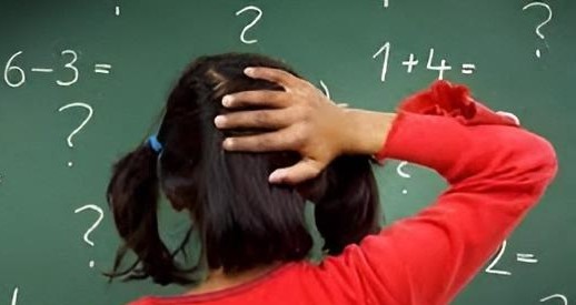Los resultados PISA reflejan el fracaso de la reforma educativa de Bachelet, mientras Kast da pie atrás en la postergación de los SLEP