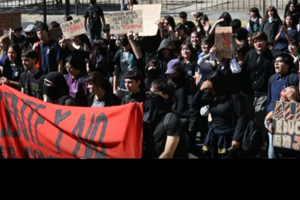 Octubre parte con movilizaciones: la izquierda sale a la calle para tensionar al Gobierno de Kast